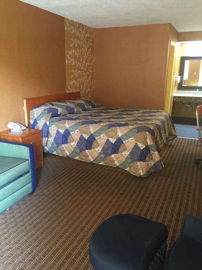 Royal Inn Motel Richmond Brandermill Екстериор снимка